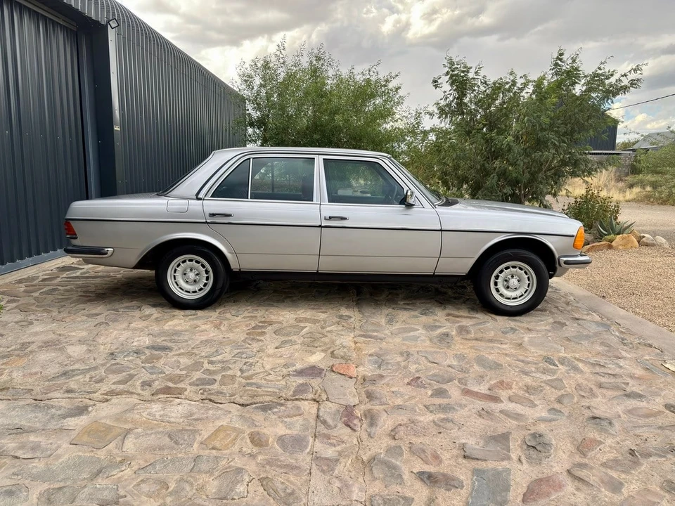 1985 Mercedes-Benz W123 Sedan - Image 6 of 31