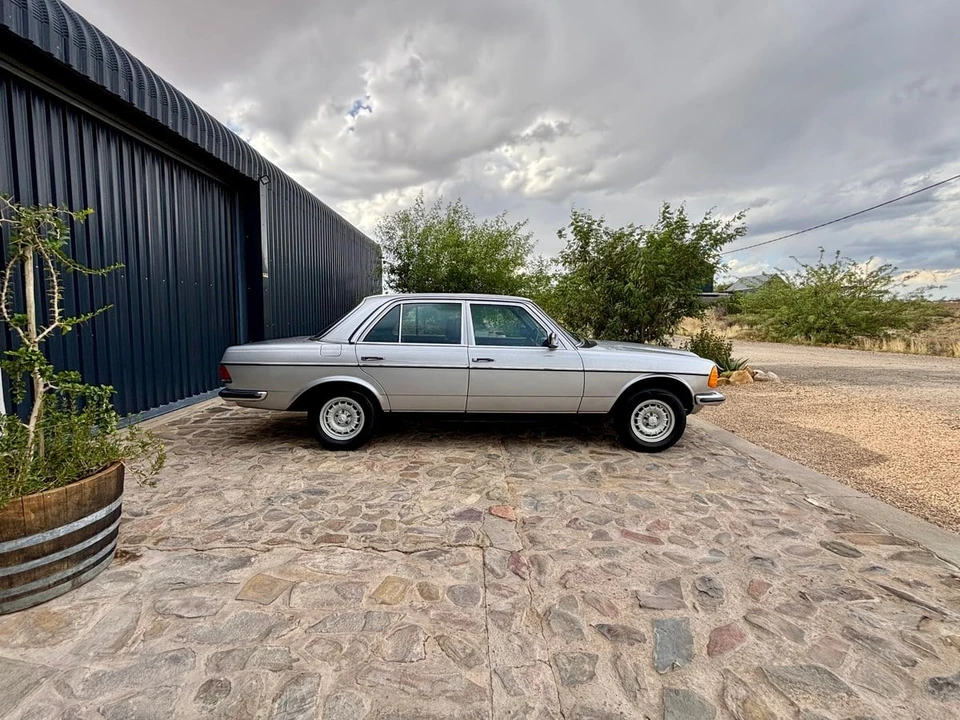 1985 Mercedes-Benz W123 Sedan - Image 7 of 31