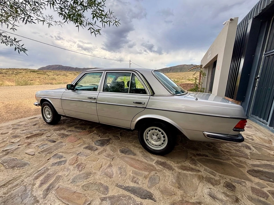 1985 Mercedes-Benz W123 Sedan - Image 18 of 31