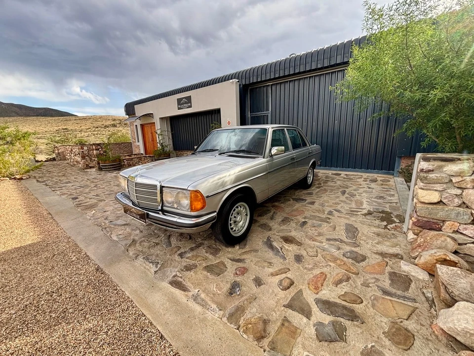 1985 Mercedes-Benz W123 Sedan - Image 20 of 31