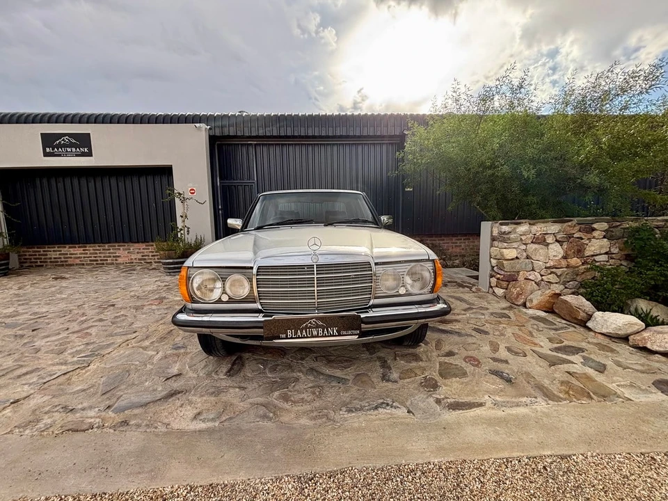 1985 Mercedes-Benz W123 Sedan - Image 26 of 31