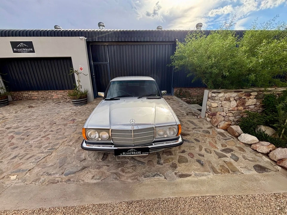 1985 Mercedes-Benz W123 Sedan - Image 27 of 31