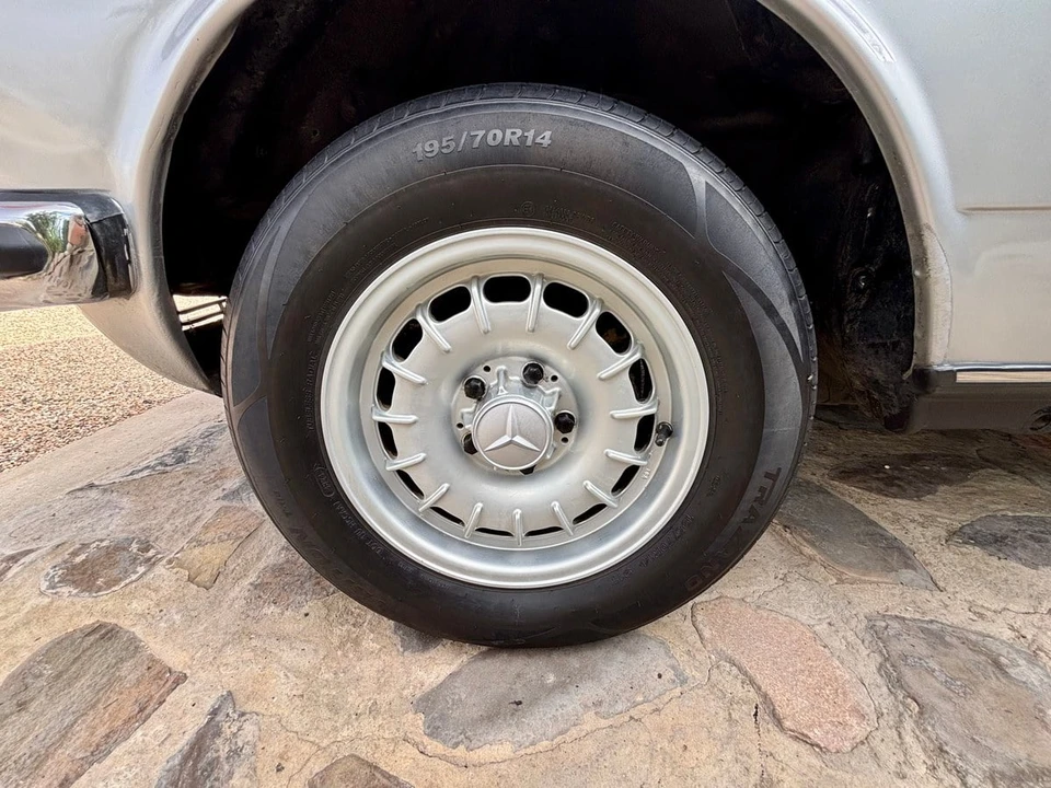 1985 Mercedes-Benz W123 Sedan - Image 29 of 31