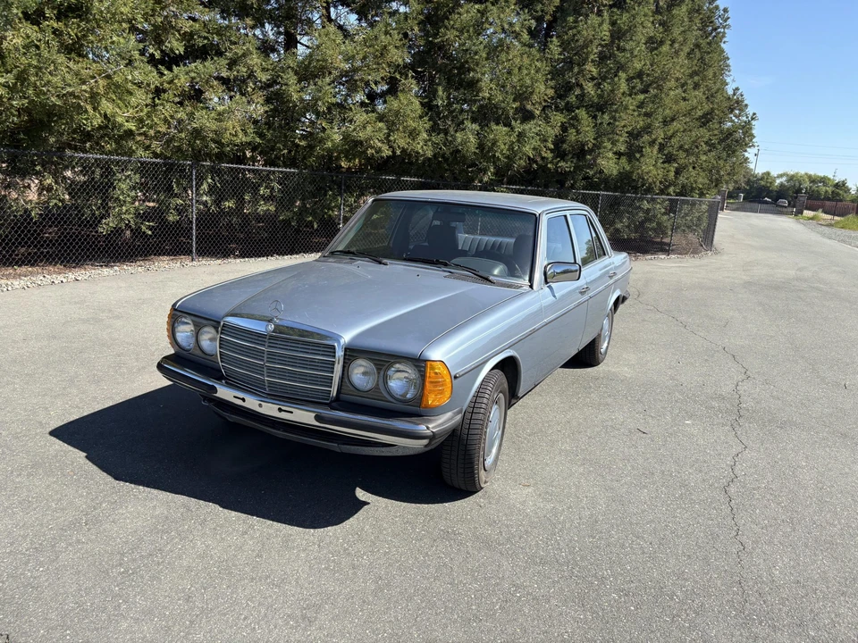 1985 Mercedes-Benz W123 Sedan - Image 6 of 31