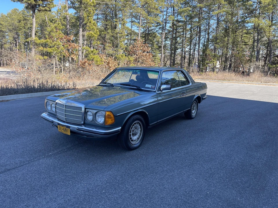 1985 Mercedes-Benz W123 Coupe (C123) - Image 2 of 31