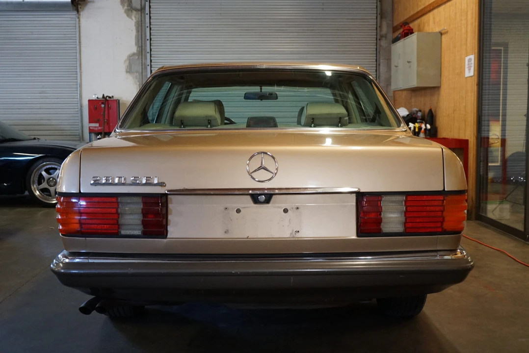 1985 Mercedes-Benz W126 S-Class Sedan - Image 9 of 31