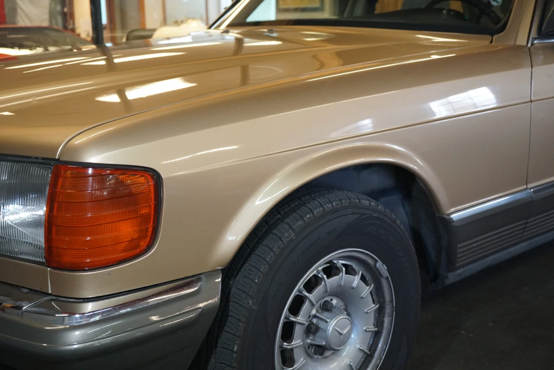 1985 Mercedes-Benz W126 S-Class Sedan - Image 29 of 31