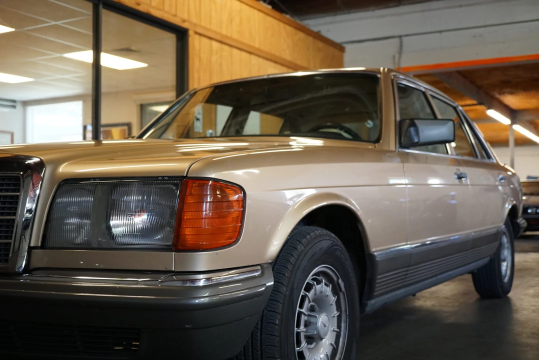 1985 Mercedes-Benz W126 S-Class Sedan - Image 27 of 31