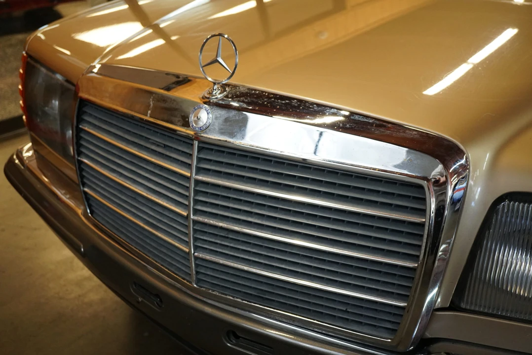 1985 Mercedes-Benz W126 S-Class Sedan - Image 25 of 31