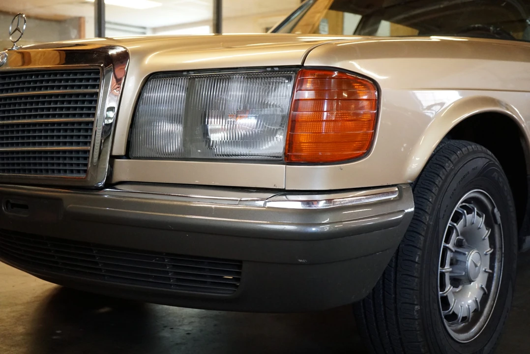 1985 Mercedes-Benz W126 S-Class Sedan - Image 26 of 31