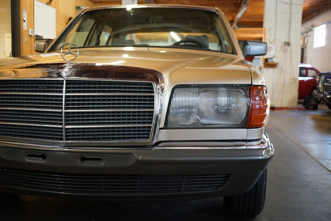 1985 Mercedes-Benz W126 S-Class Sedan - Image 24 of 31