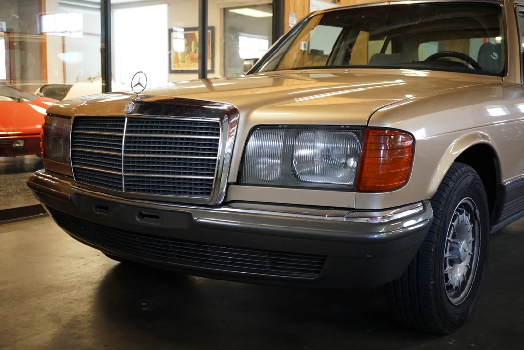 1985 Mercedes-Benz W126 S-Class Sedan - Image 28 of 31