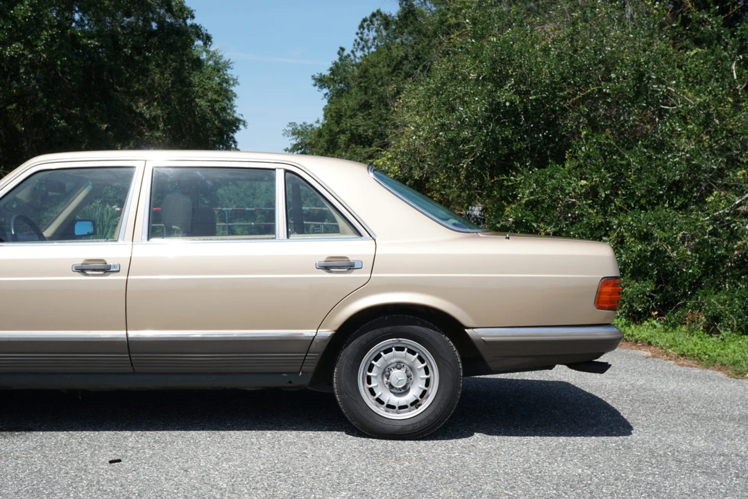 1985 Mercedes-Benz W126 S-Class Sedan - Image 20 of 31