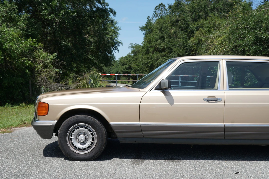1985 Mercedes-Benz W126 S-Class Sedan - Image 19 of 31