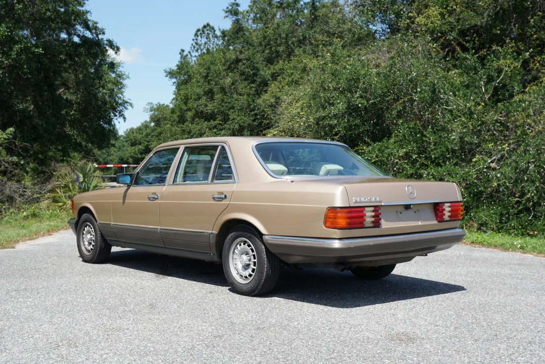 1985 Mercedes-Benz W126 S-Class Sedan - Image 5 of 31