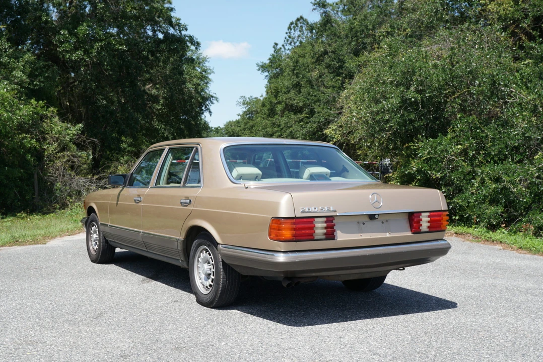 1985 Mercedes-Benz W126 S-Class Sedan - Image 6 of 31