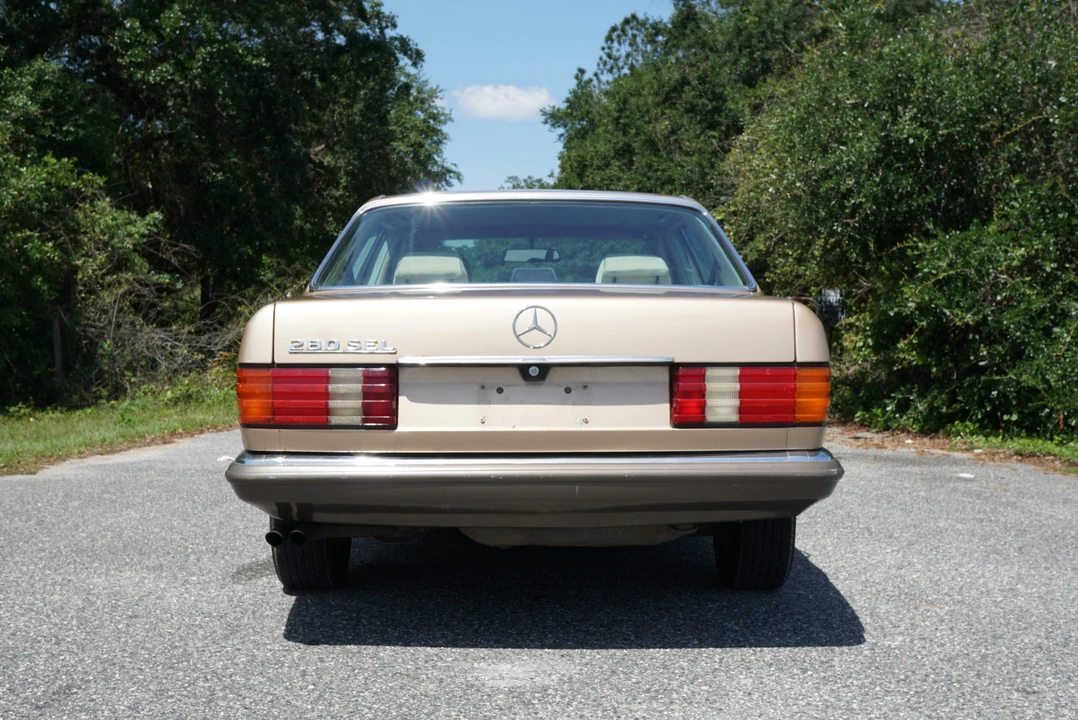 1985 Mercedes-Benz W126 S-Class Sedan - Image 7 of 31