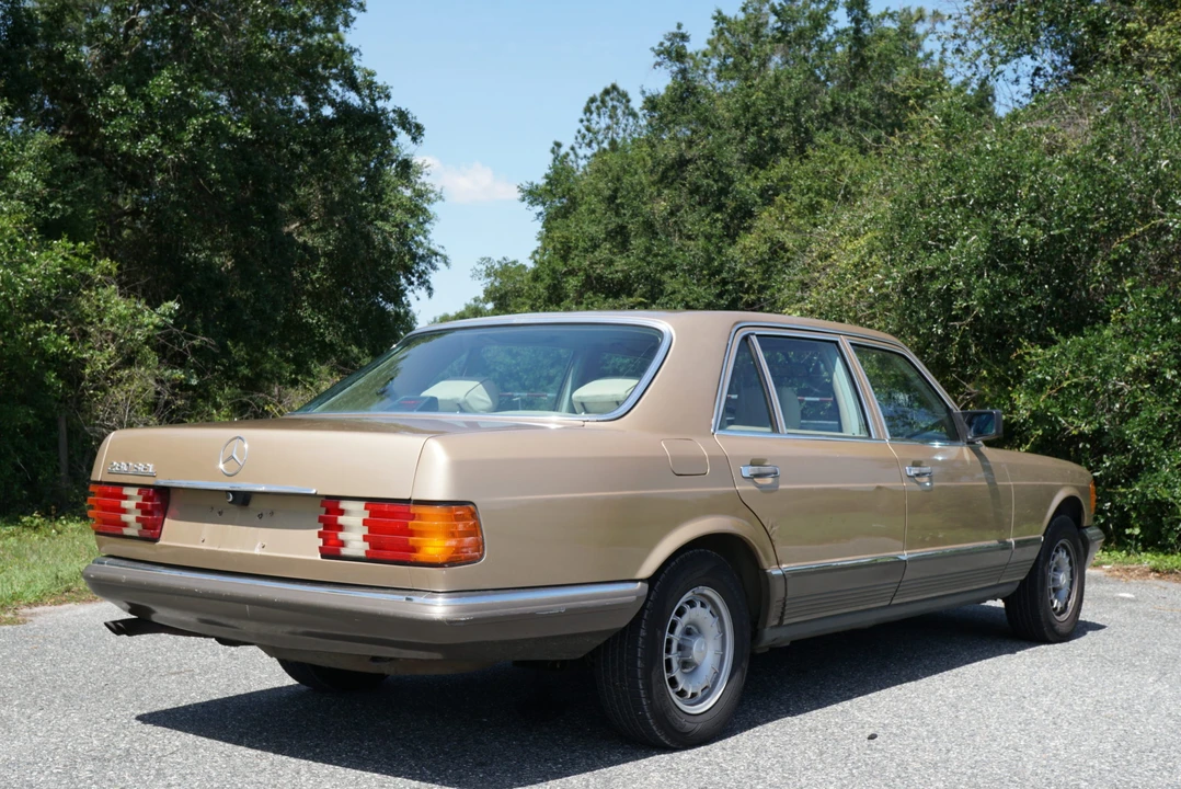 1985 Mercedes-Benz W126 S-Class Sedan - Image 10 of 31
