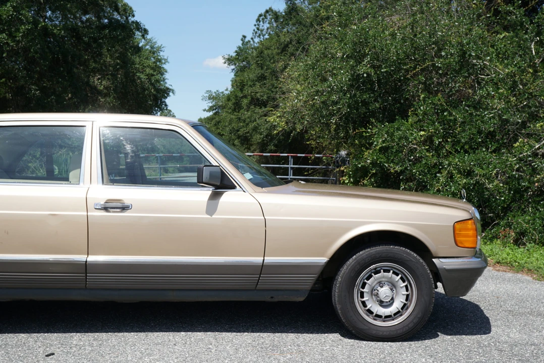 1985 Mercedes-Benz W126 S-Class Sedan - Image 22 of 31
