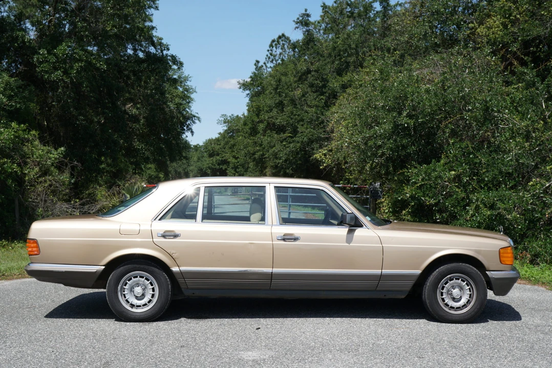 1985 Mercedes-Benz W126 S-Class Sedan - Image 12 of 31