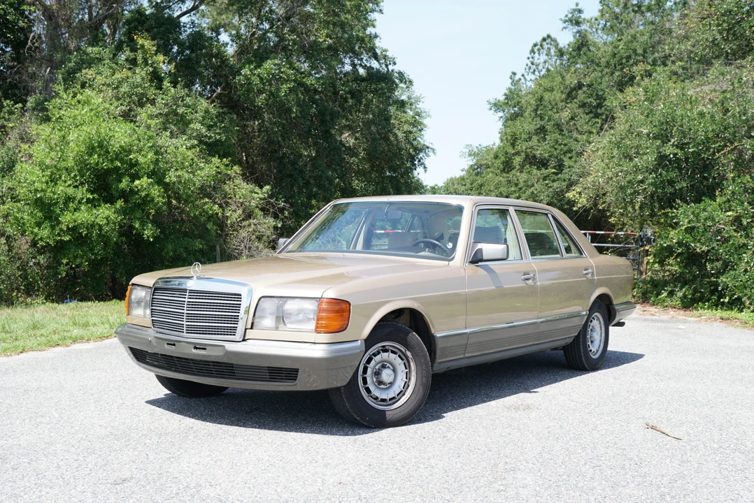 1985 Mercedes-Benz W126 S-Class Sedan - Image 3 of 31