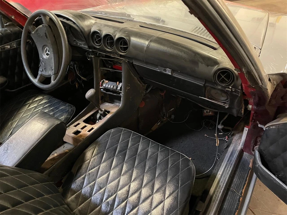 1985 Mercedes-Benz R107 SL-Class - Image 13 of 24