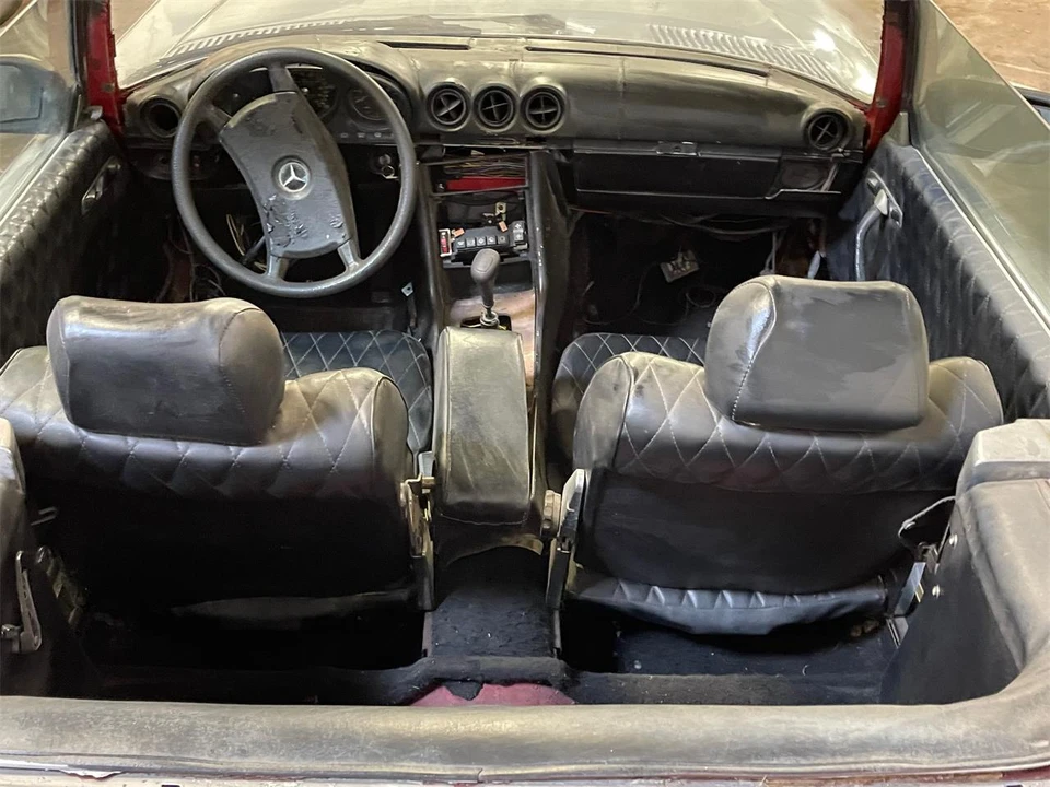 1985 Mercedes-Benz R107 SL-Class - Image 15 of 24