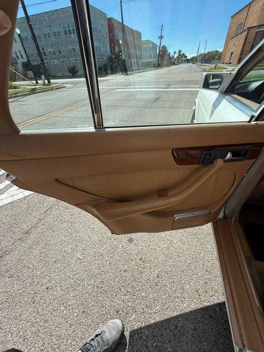 1985 Mercedes-Benz W124 E-Class - Image 11 of 13