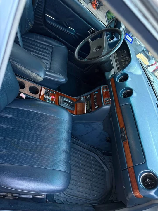 1985 Mercedes-Benz 190E - Image 6 of 8