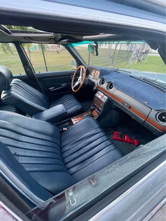 1985 Mercedes-Benz 190E - Image 11 of 18