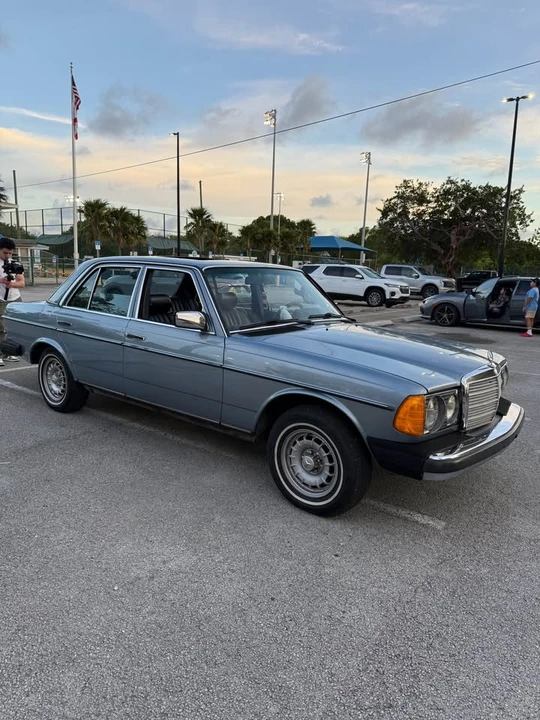 1985 Mercedes-Benz 190E - Image 3 of 18
