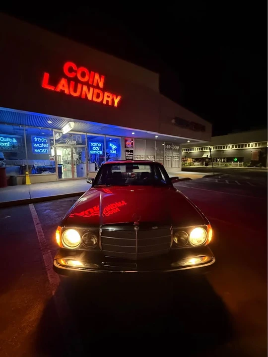 1985 Mercedes-Benz 190E - Image 10 of 18