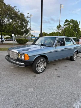 1985 Mercedes-Benz 300D Sedan 4D