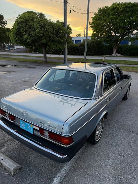 1985 Mercedes-Benz 190E - Image 5 of 18