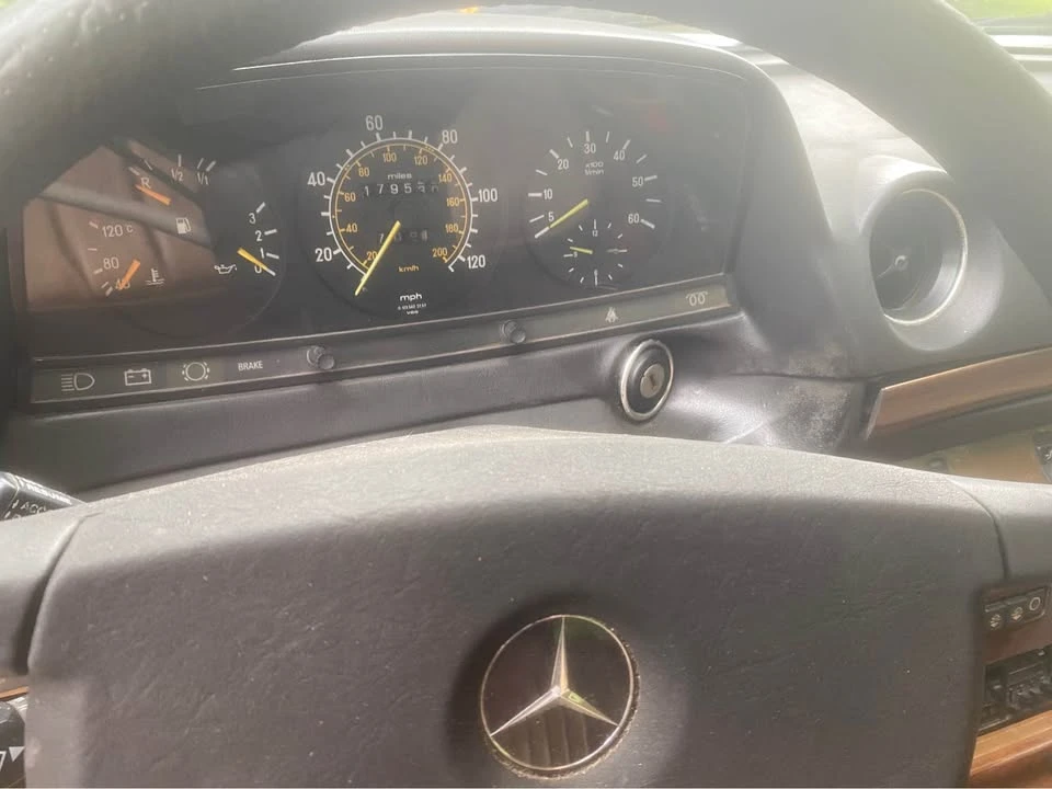 1985 Mercedes-Benz 190E - Image 7 of 10