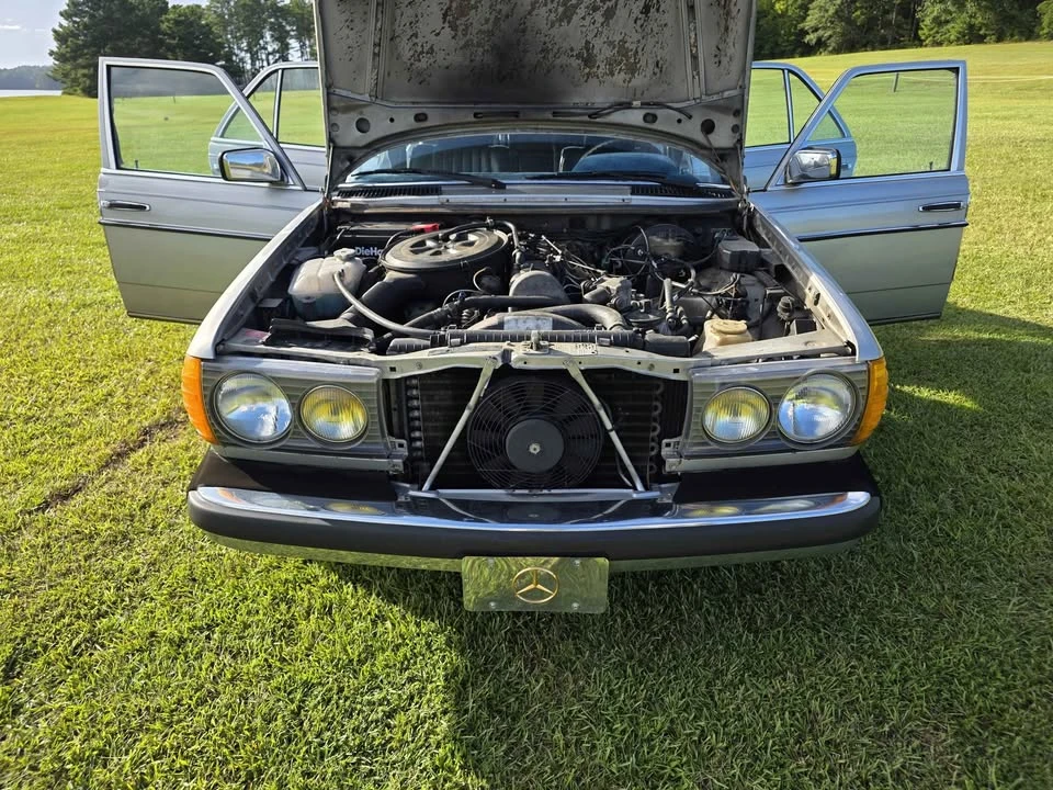 1985 Mercedes-Benz 190E - Image 16 of 17