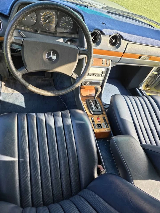 1985 Mercedes-Benz 190E - Image 9 of 17