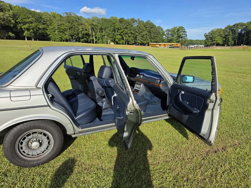 1985 Mercedes-Benz 190E - Image 7 of 17