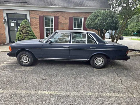 1985 Mercedes-Benz 300 D Sedan 4D