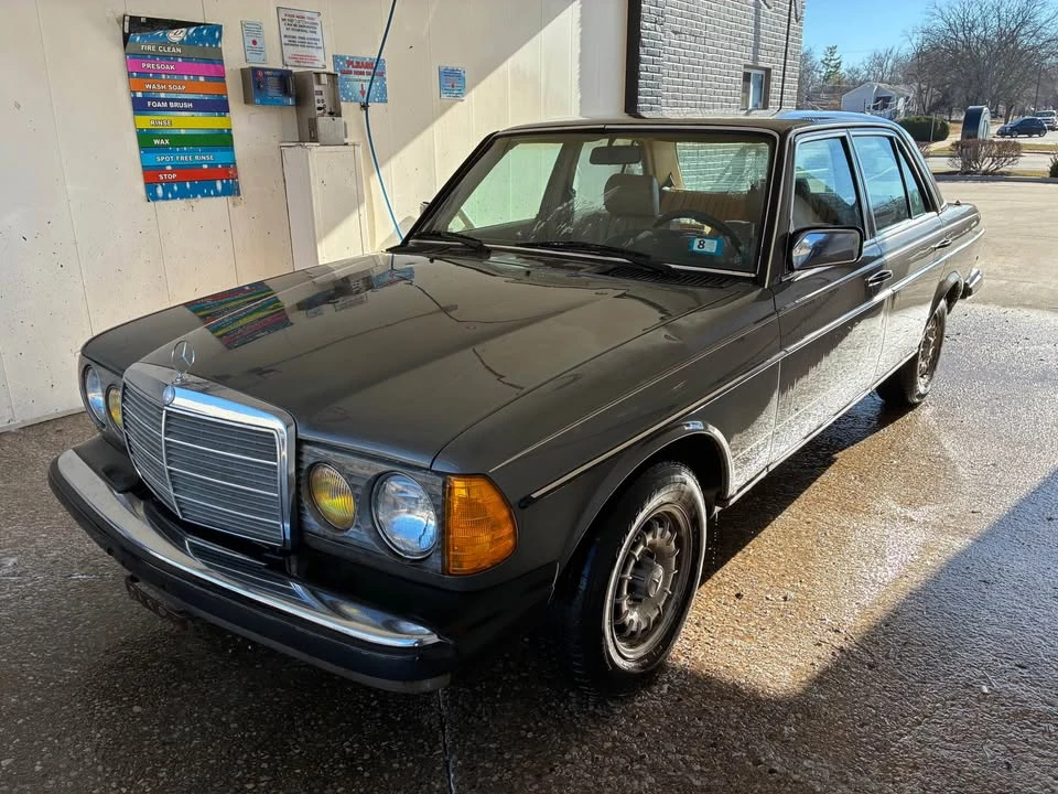 1985 Mercedes-Benz 190E - Image 3 of 10