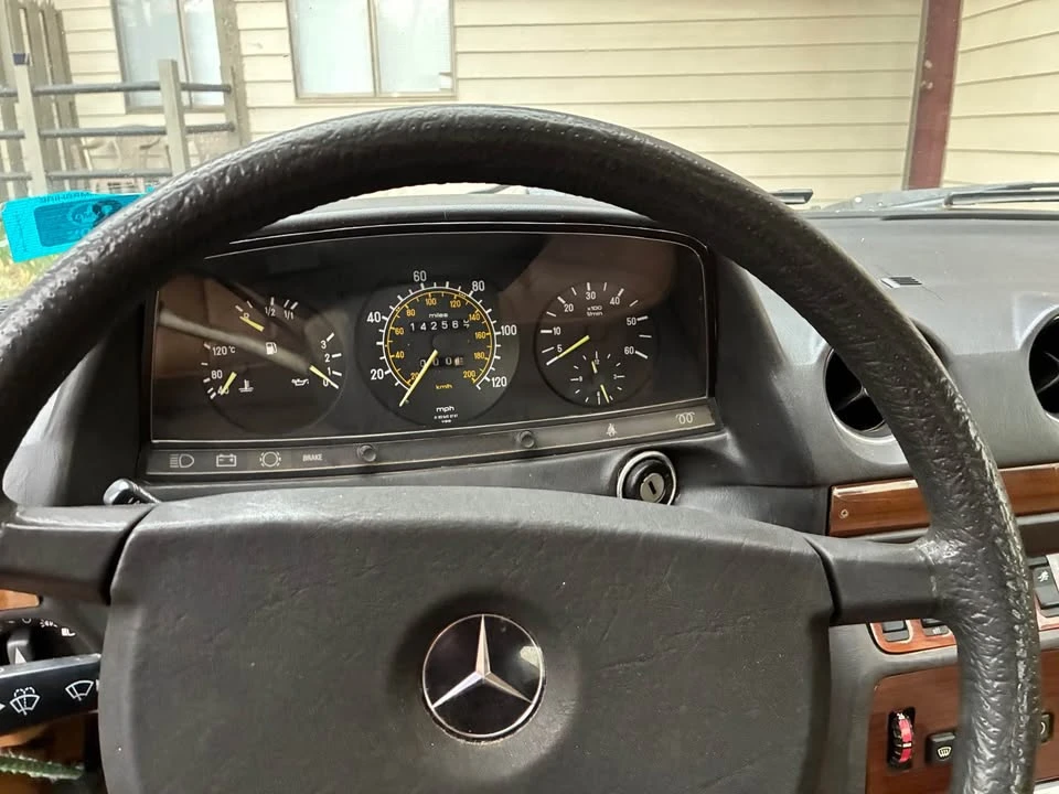 1985 Mercedes-Benz 190E - Image 7 of 10