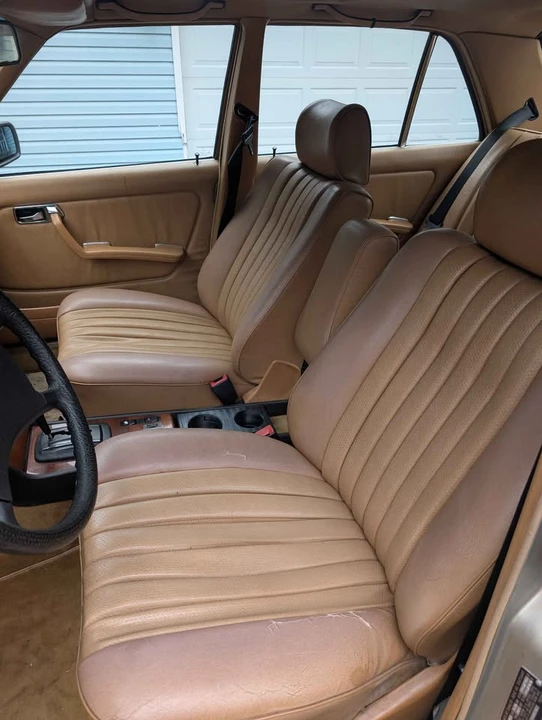1985 Mercedes-Benz 190E - Image 8 of 10