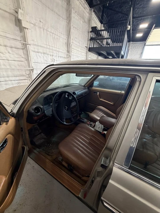 1985 Mercedes-Benz 190E - Image 11 of 14