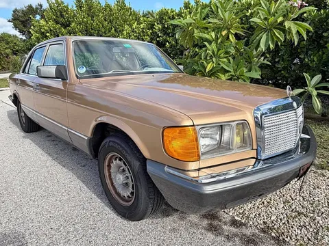 1985 Mercedes-Benz 300 SE Sedan 4D