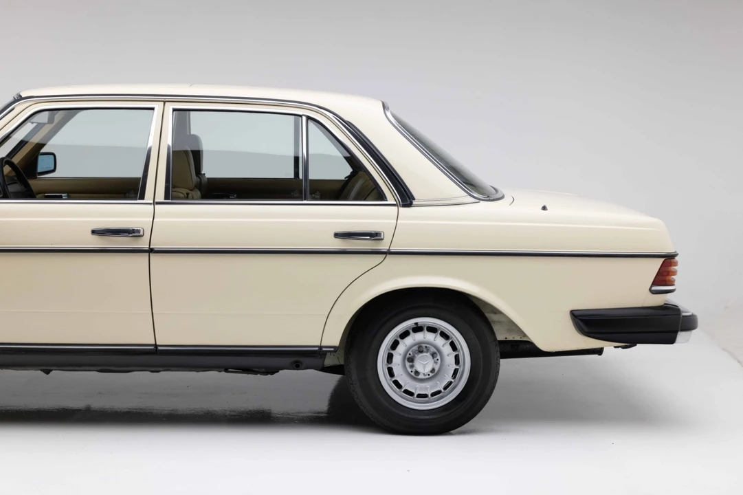 1985 Mercedes-Benz W123 Sedan - Image 23 of 31