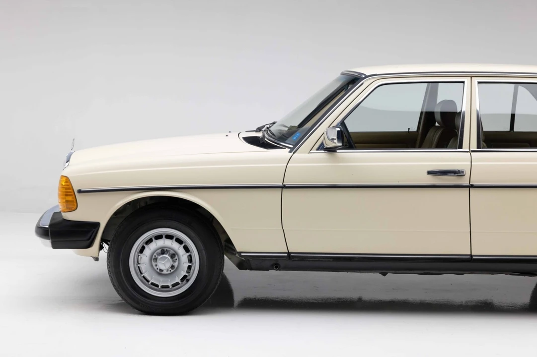 1985 Mercedes-Benz W123 Sedan - Image 21 of 31