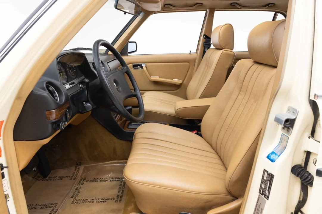 1985 Mercedes-Benz W123 Sedan - Image 20 of 31