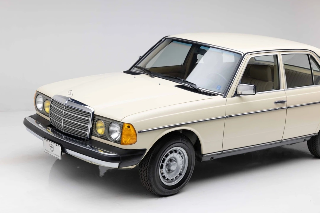 1985 Mercedes-Benz W123 Sedan - Image 29 of 31