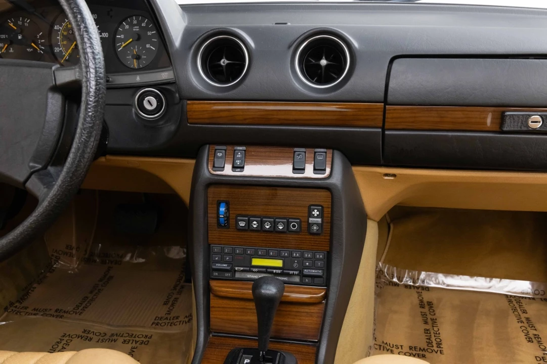 1985 Mercedes-Benz W123 Sedan - Image 30 of 31
