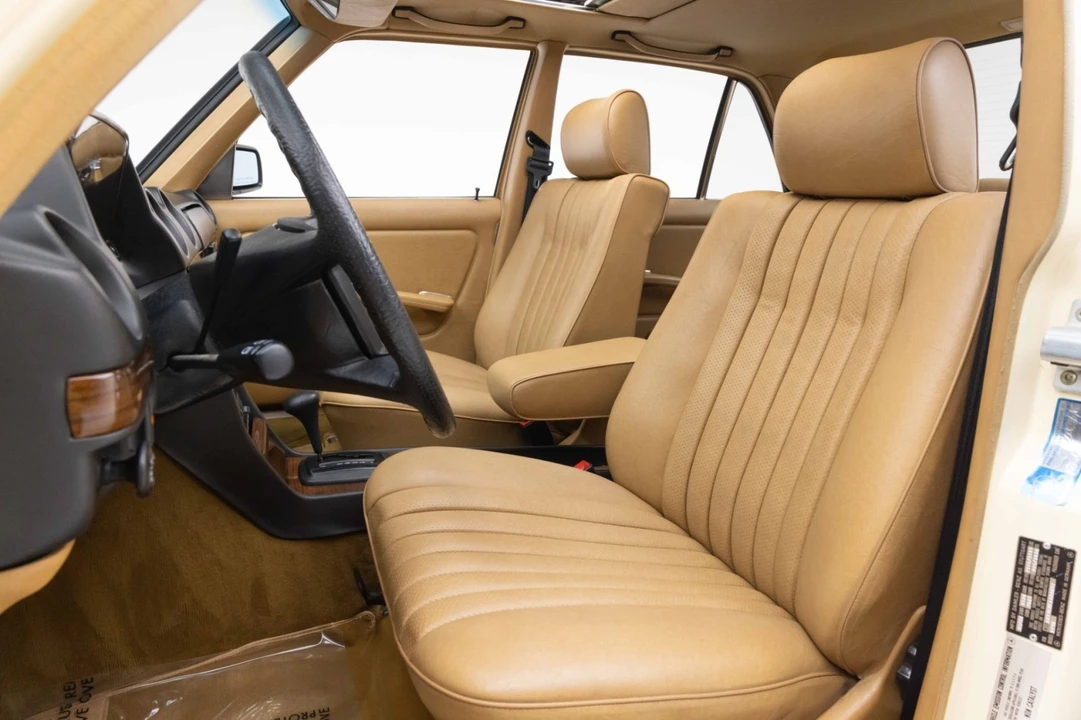1985 Mercedes-Benz W123 Sedan - Image 8 of 31